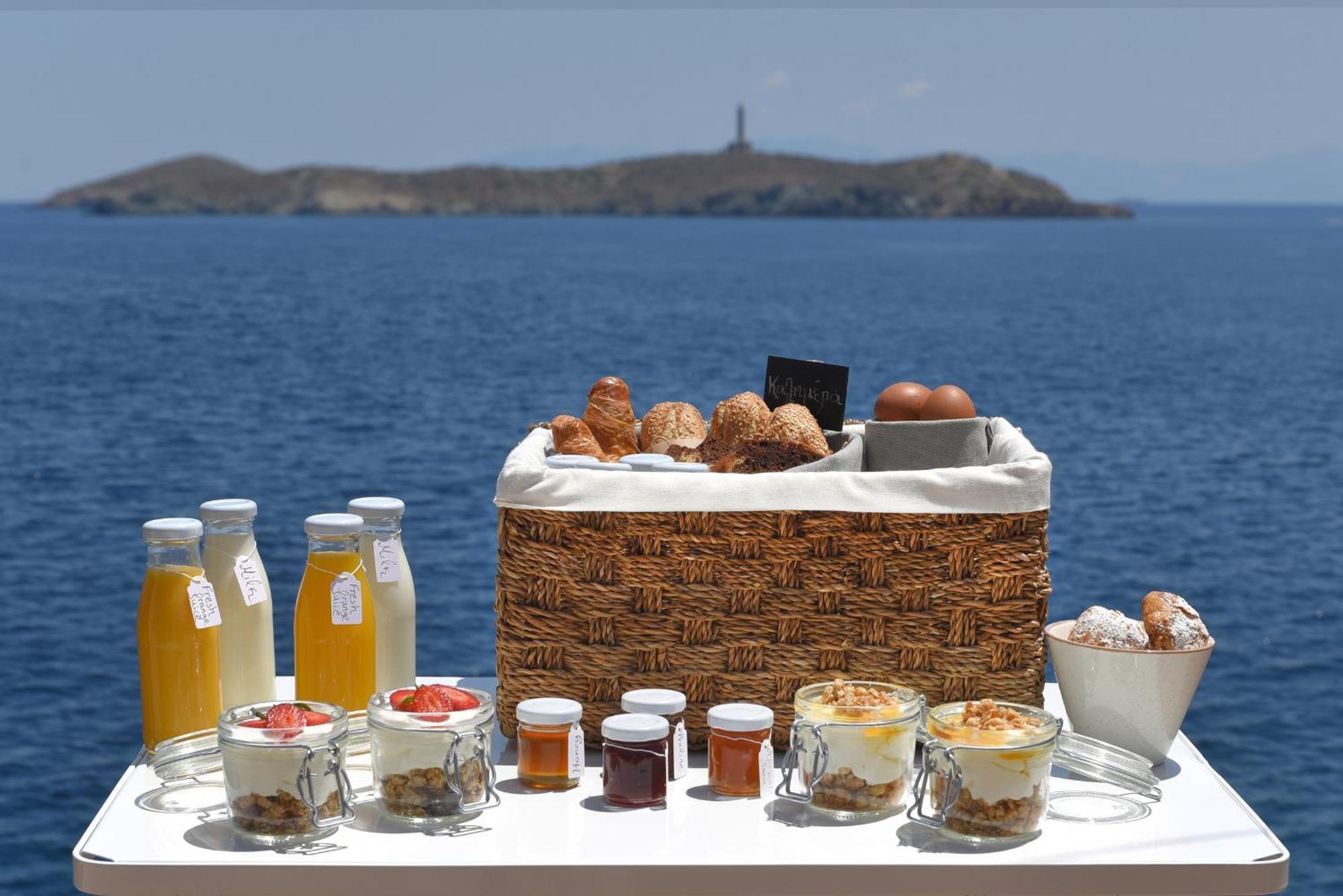 Anaya Suites Ermoupoli Exteriör bild