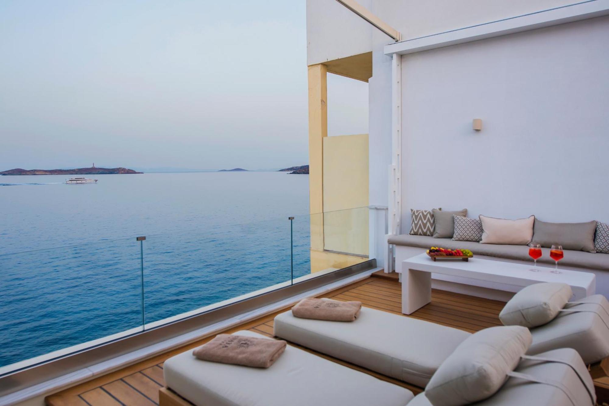 Anaya Suites Ermoupoli Exteriör bild