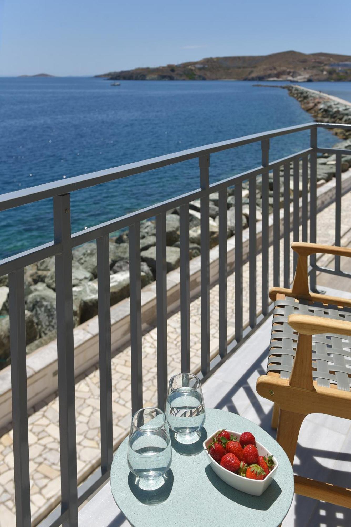 Anaya Suites Ermoupoli Exteriör bild